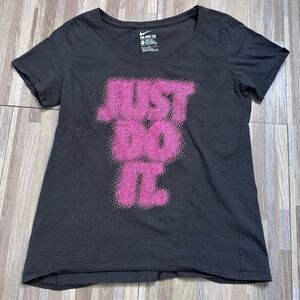 Nike Black T-Shirt with Pink Graphic Women’s Size Large